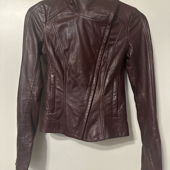 3xs DANIER burgundy leather motorcycle jacket. Fits like xs. - Picture 3 of 10